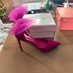 Dream Pairs Fuchsia Bow Heels